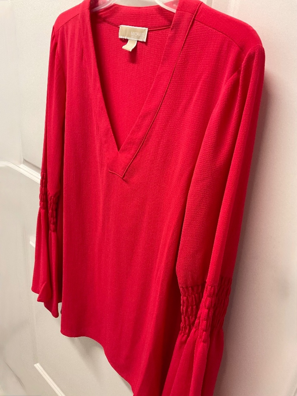 MICHAEL KORS WOMENS RASPBERRY LONG SLEEVE V NECK BLOUSE SIZE LARGE